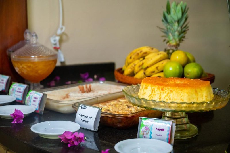 Desserts and fresh fruit at the lodge buffet